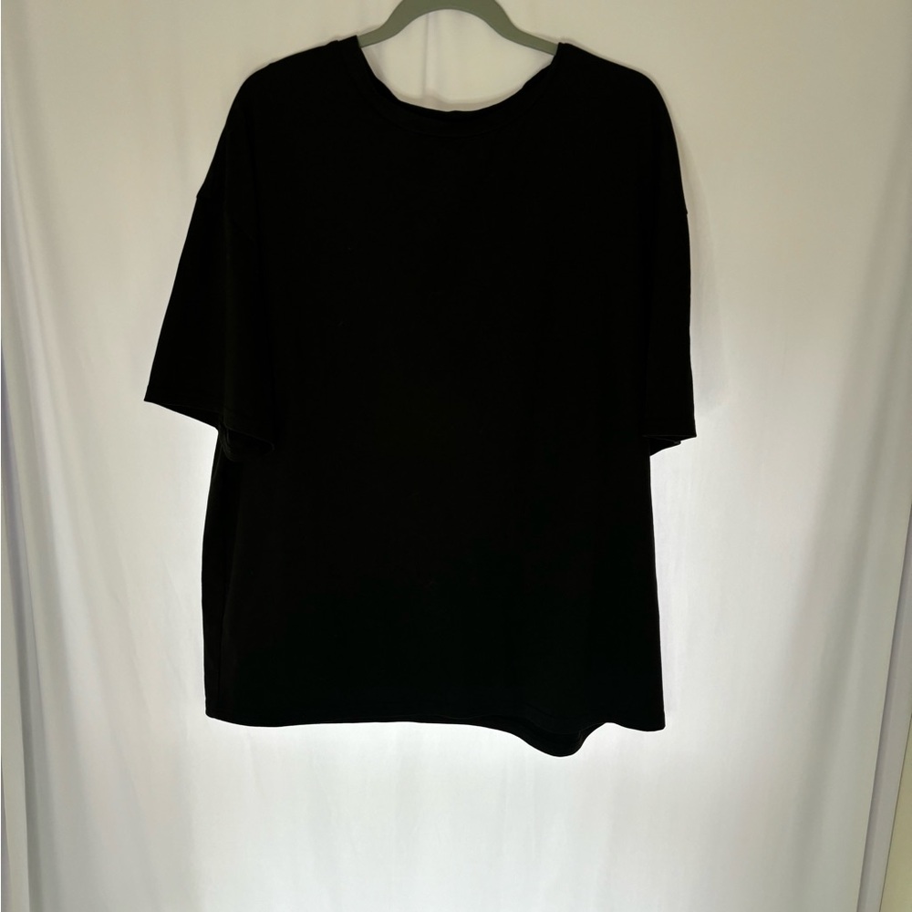 Decorated back of plain shirt